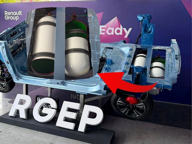 Renault fitted the cylinders in such a way that even in CNG you will get huge boot space!