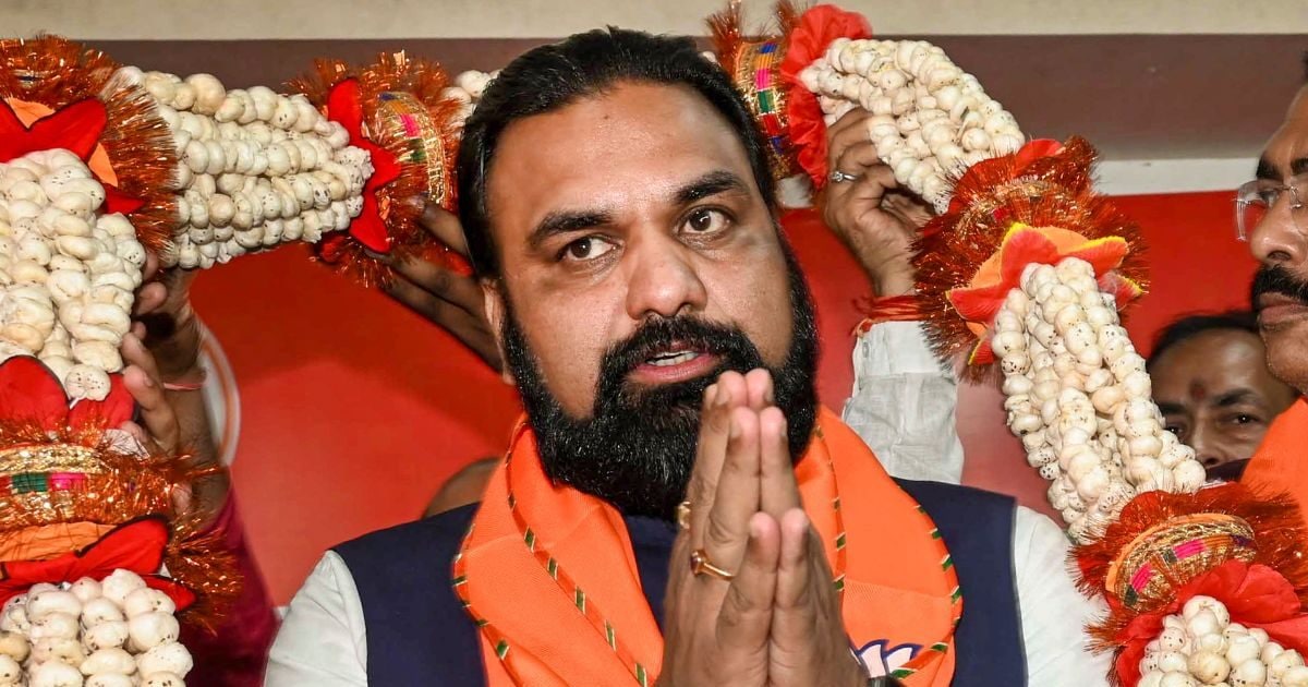 सम्राट चौधरी का शपथ ग्रहण खास, सूर्य-केतु ने पहुंचाया शिखर पर, लेकिन चुनौतियां भी कम नहीं सम्राट चौधरी का शपथ ग्रहण खास, सूर्य-केतु ने पहुंचाया शिखर पर, लेकिन चुनौतियां भी कम नहीं