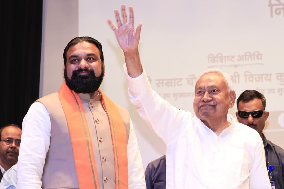 सम्राट चौधरी के गांव में उत्सव जैसा माहौल क्या संकेत दे रहा? बिहार का नया सीएम बना जाने की चर्चा से लोगों में उत्साह चरम पर