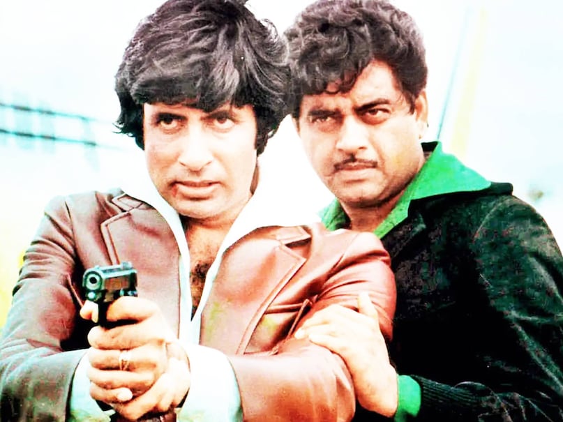 Amitabh Bachchan Shatrughan Sinha Rivalry, Bollywood 70s Cold War, Shatrughan Sinha Biography Anything But Khamosh, Amitabh Bachchan Insecurity, Kala Patthar Set Controversy, Dostana Movie Behind The Scenes, Amitabh vs Shatrughan Fight, अमिताभ बच्चन शत्रुघ्न सिन्हा विवाद, बिहारी बाबू बनाम महानायक