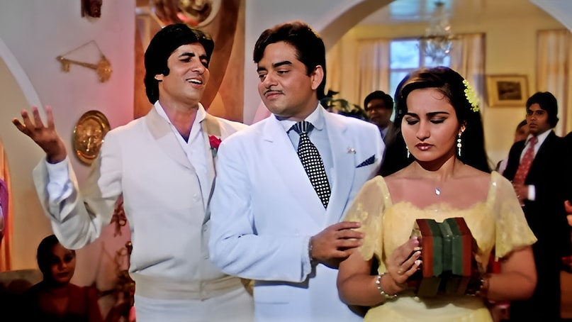 Amitabh Bachchan Shatrughan Sinha Rivalry, Bollywood 70s Cold War, Shatrughan Sinha Biography Anything But Khamosh, Amitabh Bachchan Insecurity, Kala Patthar Set Controversy, Dostana Movie Behind The Scenes, Amitabh vs Shatrughan Fight, अमिताभ बच्चन शत्रुघ्न सिन्हा विवाद, बिहारी बाबू बनाम महानायक