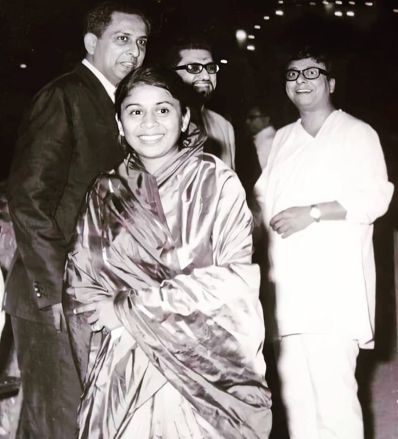 RD Burman, RD Burman first wife rita patel, RD Burman rita patel love story, RD Burman rita patel Divorce, after Divorce RD Burman create iconic Song Musafir hoon yaaron, RD Burman love story, RD Burman second wife, आरडी बर्मन, आरडी बर्मन की पहली पत्नी रीता पटेल, आरडी बर्मन रीता पटेल की प्रेम कहानी, आरडी बर्मन रीता पटेल का तलाक, तलाक के बाद आरडी बर्मन ने बनाया प्रतिष्ठित गाना मुसाफिर हूं यारों, आरडी बर्मन की प्रेम कहानी, आरडी बर्मन की दूसरी पत्नी