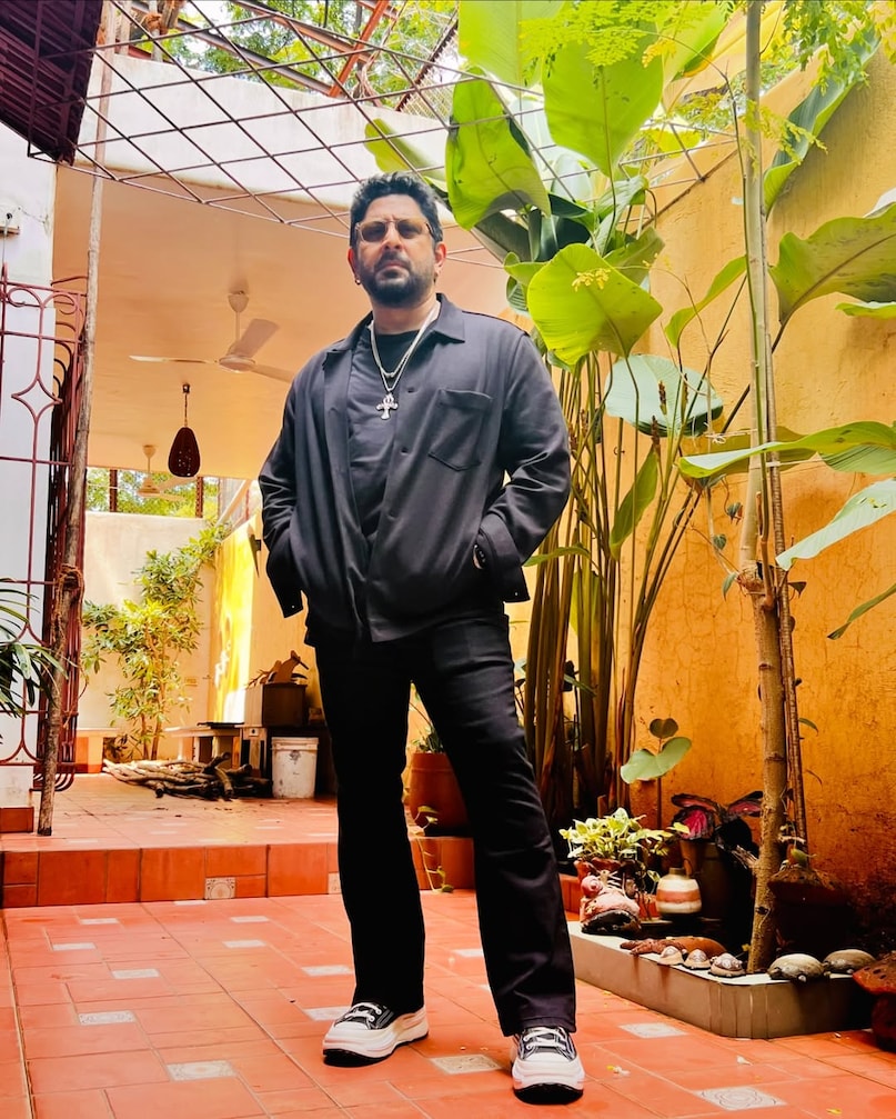 Arshad Warsi, Arshad Warsi struggle story, Happy birthday Arshad Warsi, Arshad Warsi unknown Facts, Arshad Warsi parents, how Arshad Warsi come in bollywood, how Jaya Bachchan changed Arshad Warsi destiny, Arshad Warsi hit Films, अरशद वारसी, अरशद वारसी की संघर्ष कहानी, अरशद वारसी के अज्ञात तथ्य, अरशद वारसी के माता-पिता, अरशद वारसी बॉलीवुड में कैसे आए, जया बच्चन ने अरशद वारसी की किस्मत कैसे बदली, अरशद वारसी की हिट फिल्में