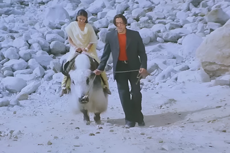 Tumse Milna Same Lyrics Songs, Tere Naam vs Har Dil Jo Pyar Karega, Same Lyrics In 2 Bollywood Songs, Salman Khan Hit Songs, Himesh Reshammiya vs Anu Malik, Same Lyrics Different Tunes, Bollywood Songs Coincidence, तुमसे मिलना गाने, बॉलीवुड संगीत रहस्य, सलमान खान के सुपरहिट गाने