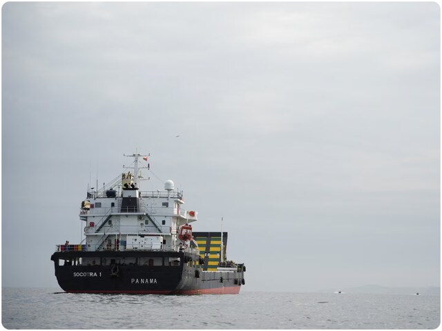 होर्मुज में मचा हड़कंप, भारत आ रहे तेल-गैस से लदे 14 जहाजों को ईरान ने रोका