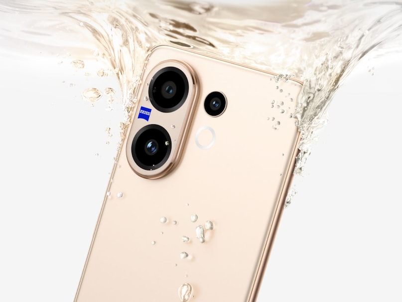 फीचर्स की बात करें तो वीवो V60 5G में 6.77 इंच का बड़ा AMOLED डिस्प्ले दिया गया है, जो 120Hz रिफ्रेश रेट और 5000 निट्स तक की पीक ब्राइटनेस के साथ आता है. यह डिवाइस Android 15 पर आधारित FuntouchOS 15 के साथ आता है, जो लेटेस्ट सॉफ्टवेयर एक्सपीरियंस देता है. फीचर्स की बात करें तो वीवो V60 5G में 6.77 इंच का बड़ा AMOLED डिस्प्ले दिया गया है, जो 120Hz रिफ्रेश रेट और 5000 निट्स तक की पीक ब्राइटनेस के साथ आता है. यह डिवाइस Android 15 पर आधारित FuntouchOS 15 के साथ आता है, जो लेटेस्ट सॉफ्टवेयर एक्सपीरियंस देता है.