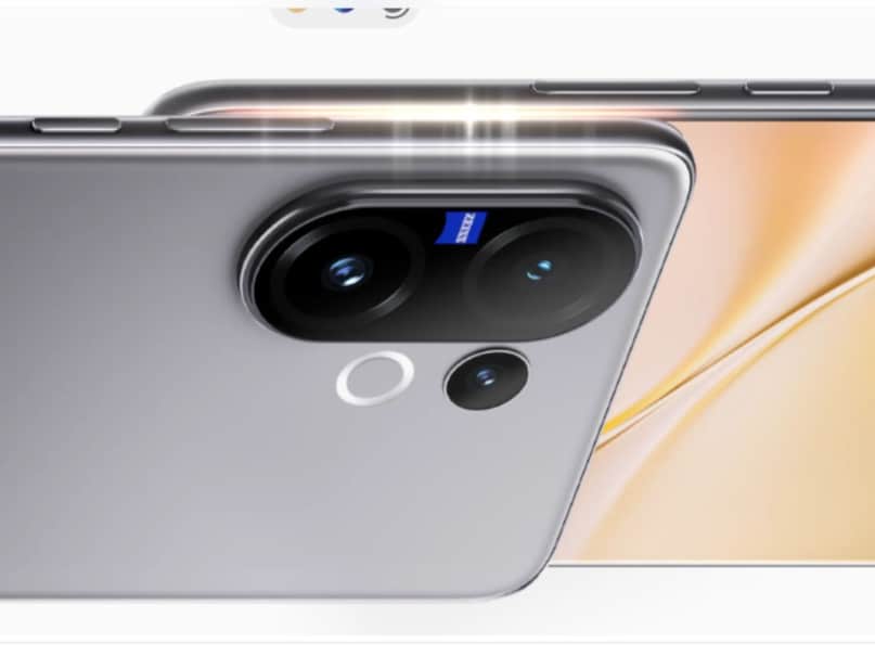 कैमरे के बाद बैटरी इसकी एक बड़ी खासियत है. इसमें 6500mAh की बड़ी बैटरी दी गई है, जो 90W फास्ट चार्जिंग को सपोर्ट करती है, जिससे फोन जल्दी चार्ज होकर पूरे दिन आराम से चल सकता है. कैमरे के बाद बैटरी इसकी एक बड़ी खासियत है. इसमें 6500mAh की बड़ी बैटरी दी गई है, जो 90W फास्ट चार्जिंग को सपोर्ट करती है, जिससे फोन जल्दी चार्ज होकर पूरे दिन आराम से चल सकता है.