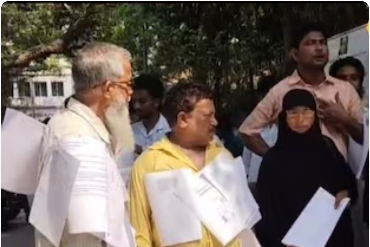 'भारतीय होने का सबूत मांगने से अच्छा था मौत दे देते', पश्चिम बंगाल के 6 लोगों ने राष्ट्रपति को लिखा खत