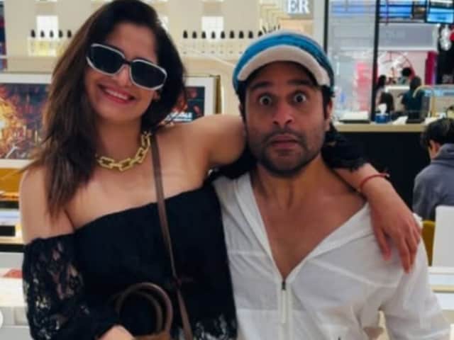  'जैसी हो, वैसी ही रहना', आरती सिंह के बर्थडे पर कृष्णा अभिषेक ने लुटाया प्यार