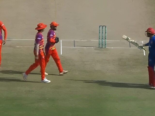 VIDEO: Let's go... the bowler signaled, the batsman ran to hit with the bat 