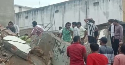 अनूपपुर में गिरी चार मंजिला बिल्डिंग