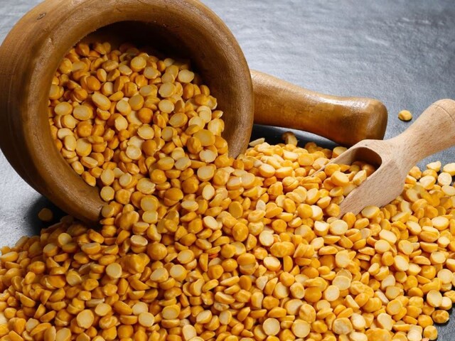 क्या आप प्लास्टिक वाली अरहर दाल खा रहे हैं? घर पर 2 मिनट में करें वॉटर टेस्ट