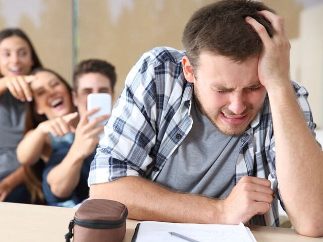 कुछ लोगों को दूसरों को परेशान करने में मजा क्यों आता है? क्या यह मानसिक बीमारी