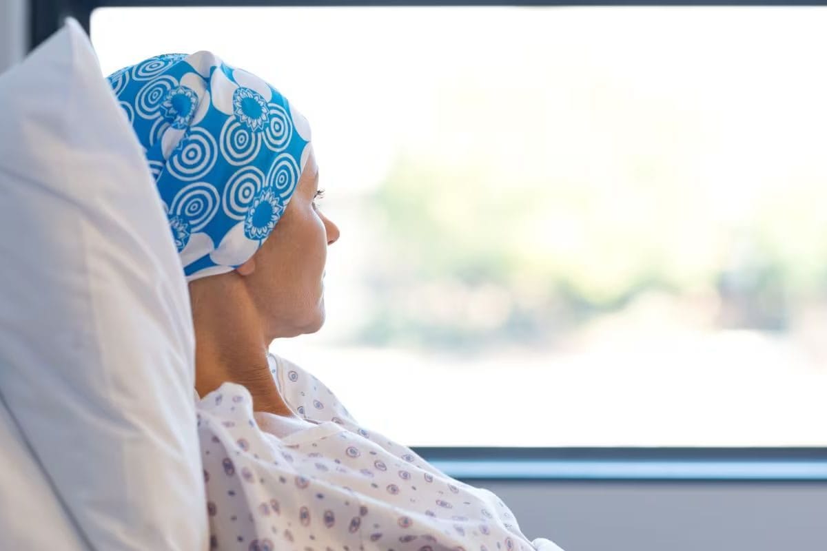 जिंदगी की कीमत 10 लाख, सिस्टम के जाल में फंसे मरीज... कैंसर की दवा के लिए जंग की दर्दनाक कहानी