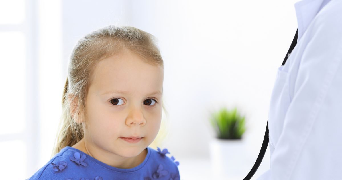 क्या आपका बच्चा भी जल्दी थक जाता है? इस समस्या का हो सकता है शिकार, वक्त रहते कराएं इलाज