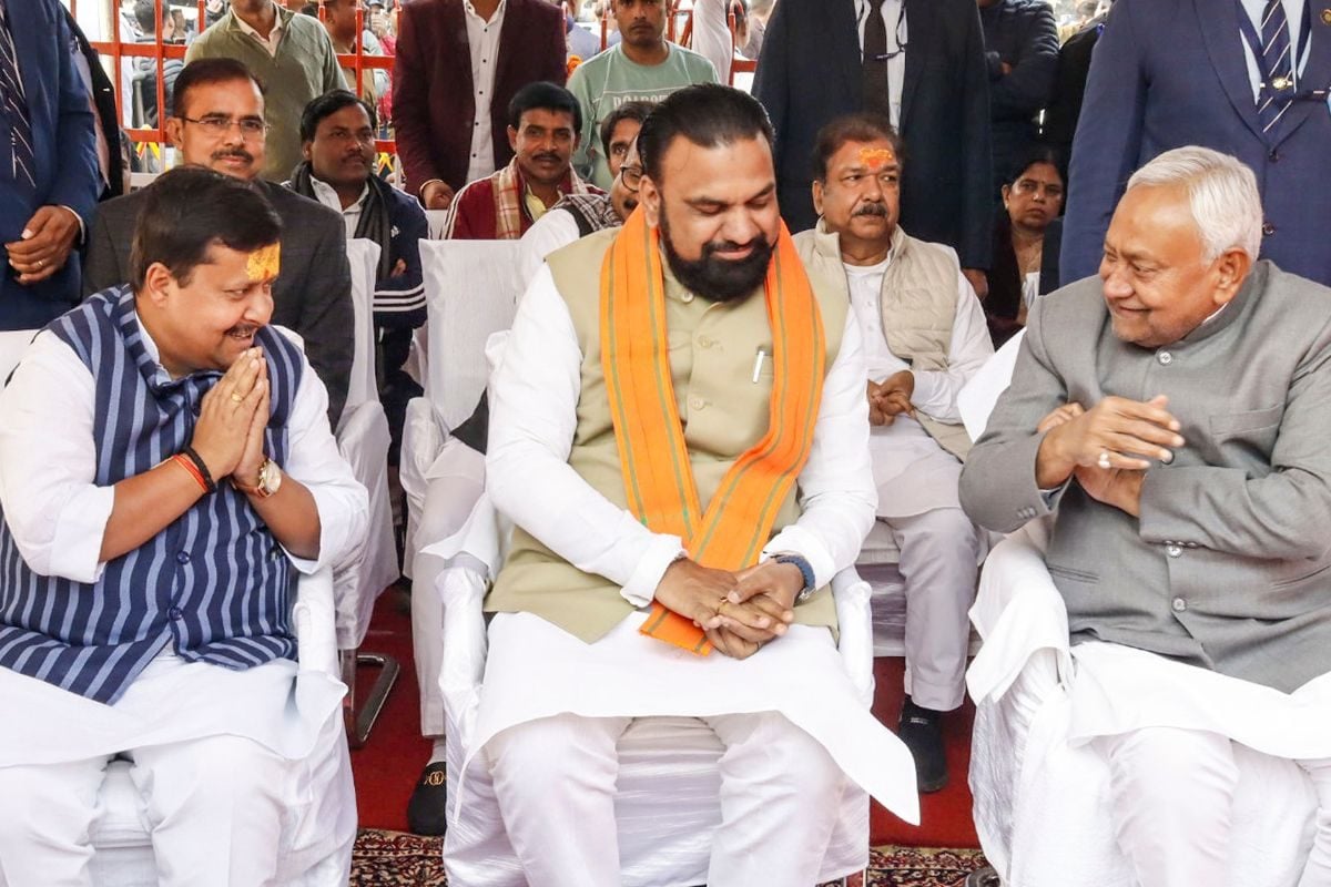 Bihar New CM LIVE: बिहार में बतौर मुख्यमंत्री नीतीश कुमार का आखिरी दिन, कुछ घंटों में CM पद से देंगे इस्तीफा