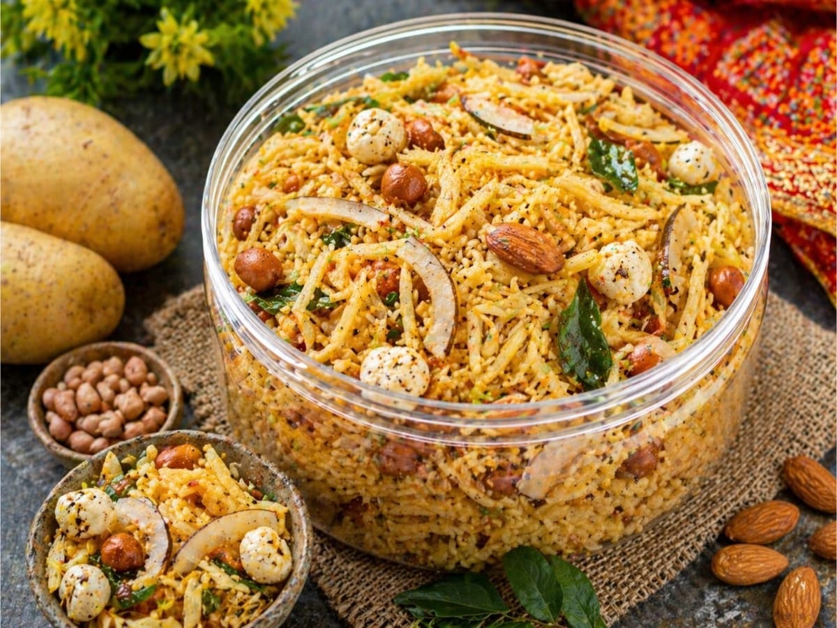 सिर्फ 1 किलो आलू से बनाएं डिब्बा भरकर व्रत वाली क्रिस्पी नमकीन, परफेक्ट फलाहारी स्नैक