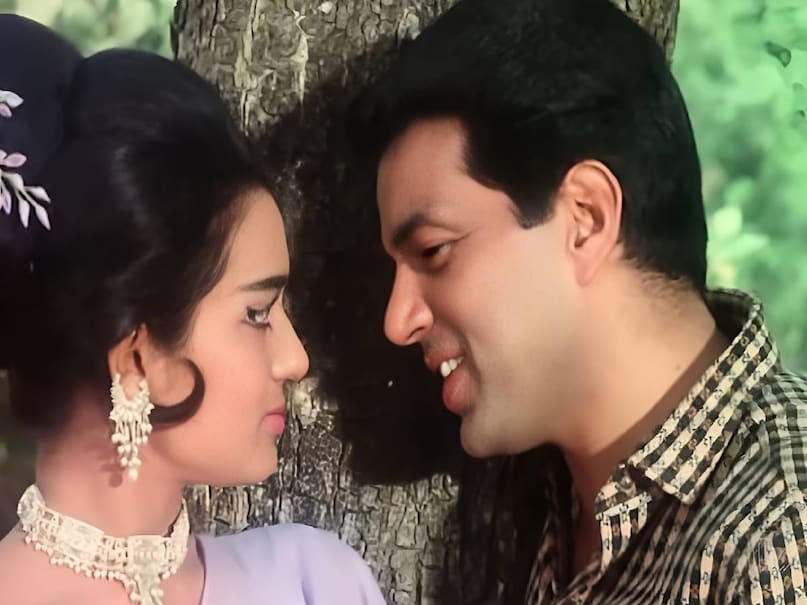 Lata Mangeshkar vs Asha Bhosle, Lata Mangeshkar vs Asha Bhosle superhit songs, Asha Bhosle timeless evergreen songs, Asha Bhosle song parde mein rehne do parda na uthao lyrics, Dharmendra shiakr movie release date, Asha Bhosle husband name, Lata Mangeshkar Asha Bhosle relations, shiakr movie Dharmendra ki, shiakr movie 1968 cast, shiakr movie hit or flop, shiakr movie songs, shiakr movie song parde mein rehne do, lata Mangeshkar Asha Bhosle movie