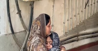 परिवार की महिलाओं का रो-रोकर बुरा हाल है. 