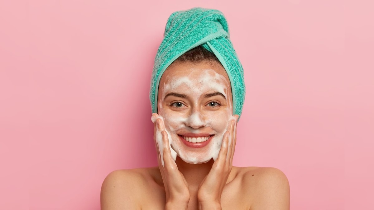 रिंकल, पिंपल, दाग धब्बे होंगे गायब, लगाएं ये केमिकल फ्री फेसवॉश
