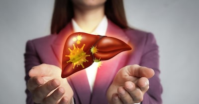 मेनोपॉज के बाद महिलाओं में फैटी लिवर का खतरा बढ़ जाता है.