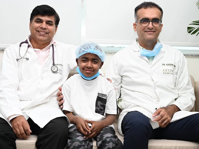 मशीन से कटकर अलग हुआ बच्चे का अंगूठा, डॉक्टरों ने लगाया एक जोड़, हुआ पहले जैस