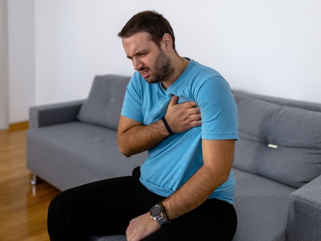 उम्र 30 के पार और पीते हैं सिगरेट? तुरंत भागें डॉक्टर के पास, वरना...