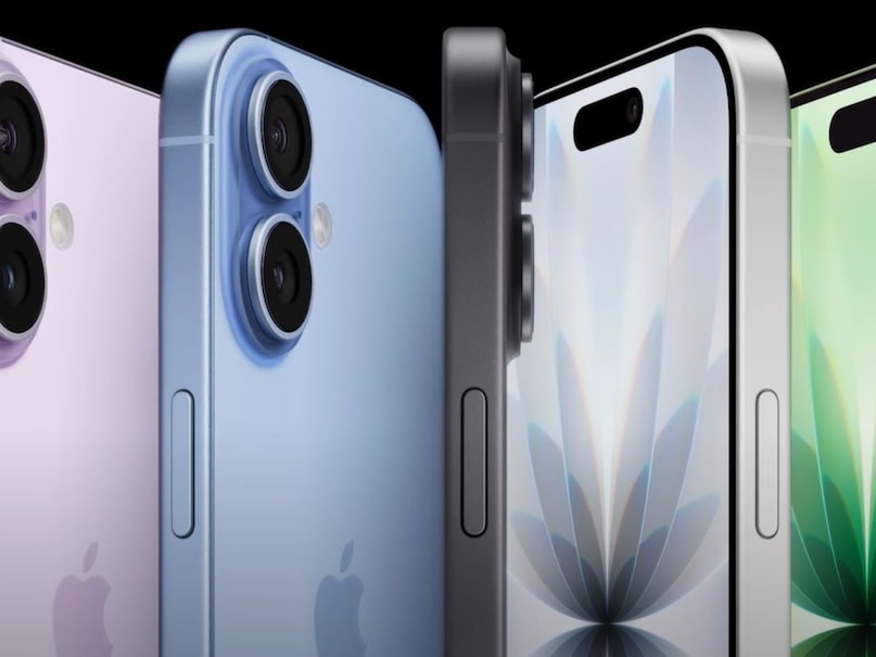 iPhone 17 can now be purchased at a much lower price than before. During Croma's Everything Apple Sale, the effective price of this phone has reached ₹ 44,768. Its price at the time of launch was ₹ 82,900, so this deal can prove to be perfect for iPhone buyers. iPhone 17 can now be purchased at a much lower price than before. During Croma's Everything Apple Sale, the effective price of this phone has reached ₹ 44,768. Its price at the time of launch was ₹ 82,900, so this deal can prove to be perfect for iPhone buyers.