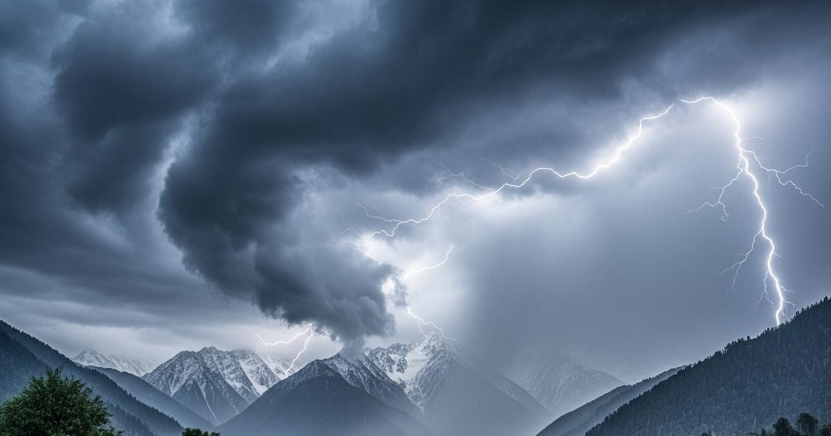 Explainer: एक और विक्षोभ आने को तैयार यानि फिर बारिश-बर्फबारी, कैसे समुद्र में गर्म होता पानी बना विलेन