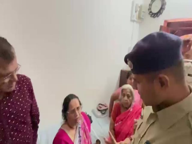 महिला को बंधक बनाकर लाखों के जेवर-नकदी ले उड़े बदमाश, जैसलमेर में पहली बार ऐसी लूट महिला को बंधक बनाकर लाखों के जेवर-नकदी ले उड़े बदमाश, जैसलमेर में पहली बार ऐसी लूट