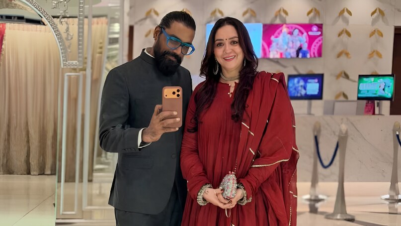 Remo dsouza real life story, remo dsouza love story with Lizelle, remo dsouza original name Ramesh Gopi Nair, Remo dsouza family and early life, remo dsouza religion conversion story, remo dsouza did 3 marriages, रेमो डिसूजा की असल जिंदगी की कहानी, रेमो डिसूजा की लिजेल के साथ प्रेम कहानी, रेमो डिसूजा का मूल नाम रमेश गोपी नायर, रेमो डिसूजा का परिवार और प्रारंभिक जीवन, रेमो डिसूजा के धर्म परिवर्तन की कहानी, रेमो डिसूजा ने की थी 3 शादियां