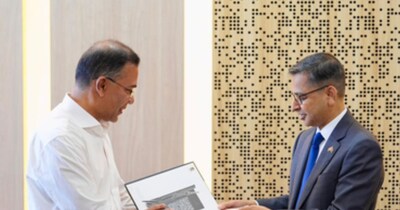 भारतीय उच्चायुक्त ने बांग्लादेश के पीएम तारिक रहमान से मुलाकात की है. 