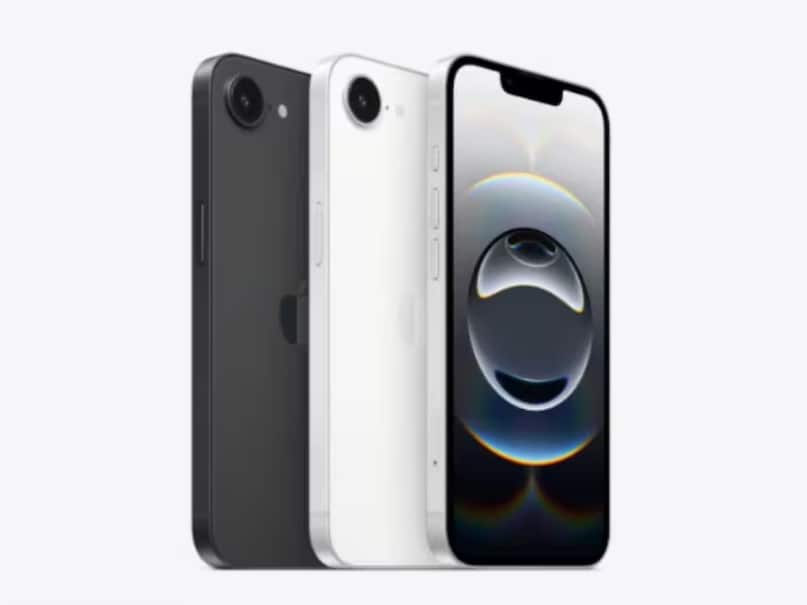 परफॉर्मेंस के लिए इसमें ऐपल का नया A19 प्रोसेसर दिया गया है, जो iOS 26 पर काम करता है. यह प्रोसेसर तेज स्पीड, स्मूद मल्टीटास्किंग और बेहतर बैटरी मैनेजमेंट देता है.