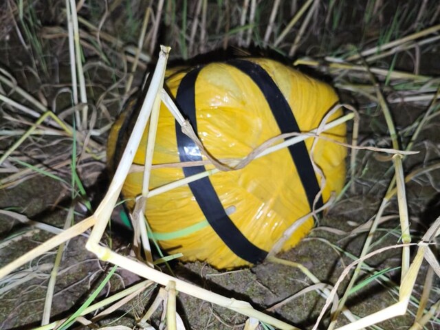 आधी रात बॉर्डर पर हड़कंप, खेत में मिला पीला पैकेट, अलर्ट पर एजेंसियां