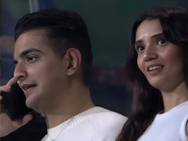 IPL मैच में हाथों-हाथ पकड़े गए रणबीर इलाहाबादिया, खुद ही खोल दिया राज!