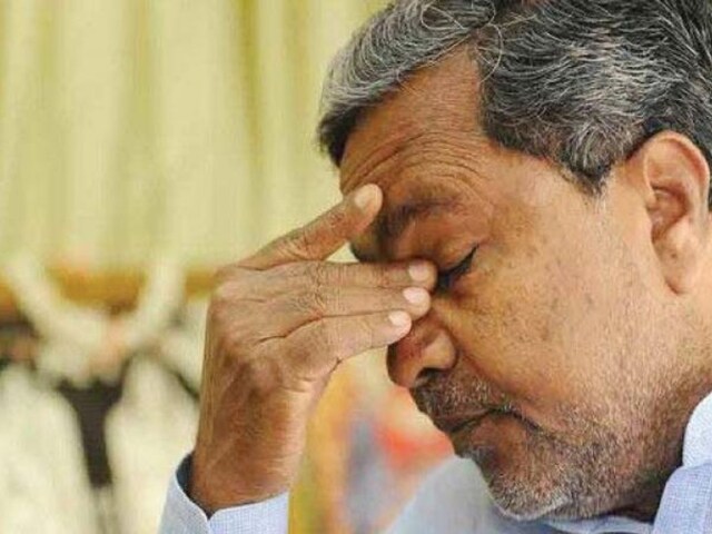 अप्रैल में खाली जेब, सैलरी को तरसे कर्नाटक के कर्मचारी, उठा खजाने पर सवाल