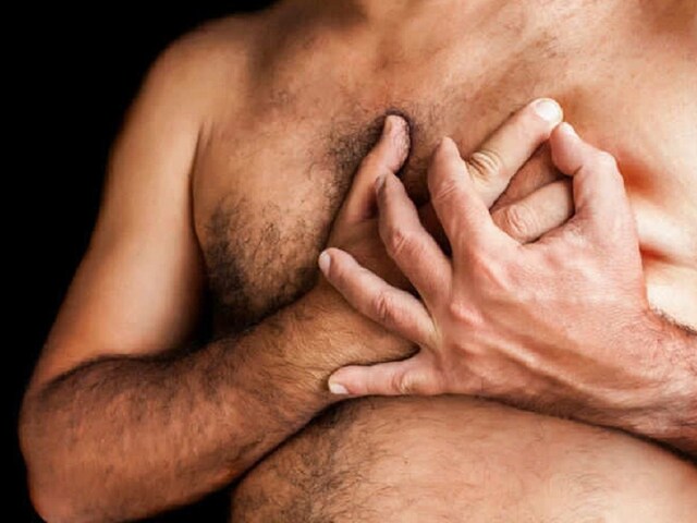 मर्दो में भी होता है ब्रेस्ट कैंसर, मर्दानगी के चक्कर में न करें नजरअंदाज 