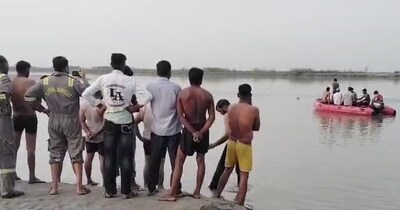 मेरठ में चार बच्चे डूबे.