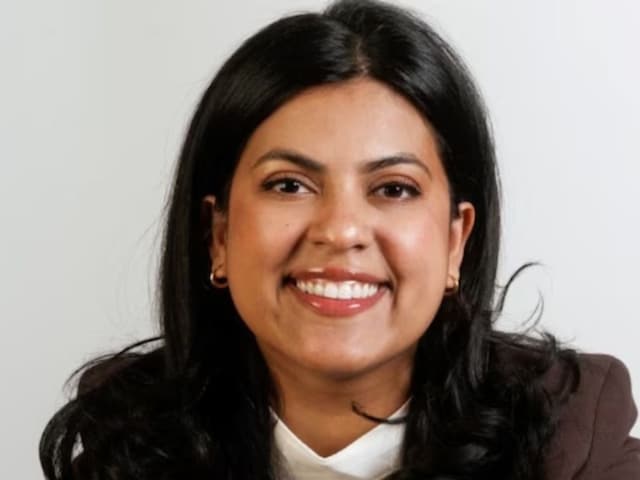 ममदानी के बाद एक और 'सुपरपावर', कौन है रिनी संपत, क्या बनेंगी वाशिंगटन की मेयर