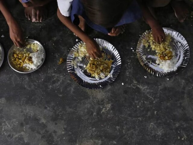 ओडिशा के आदिवासी स्कूल में खाने से एक छात्रा की मौत, 100 से अधिक बच्चे बीमार