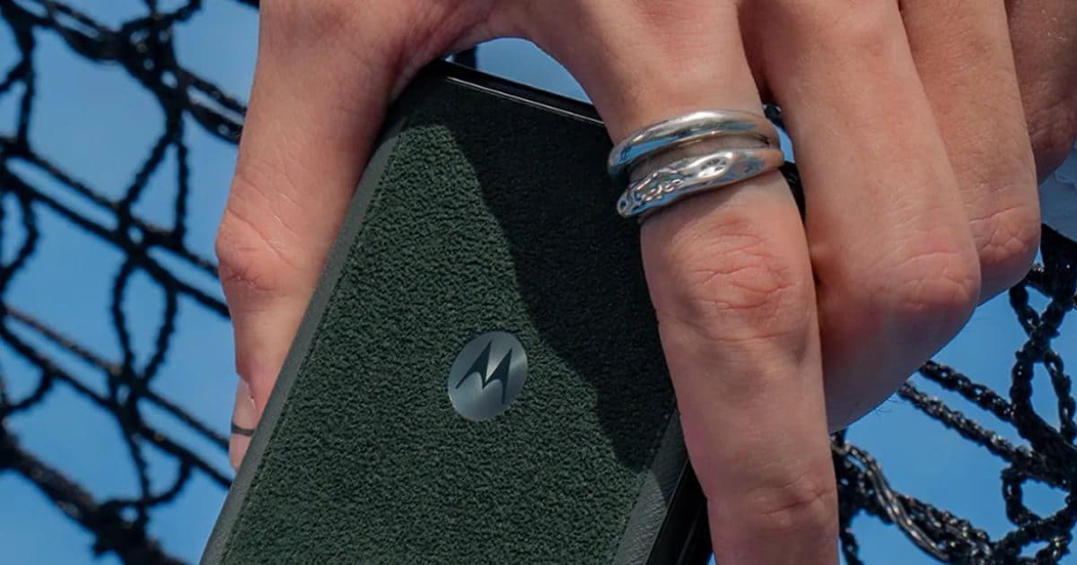 क्या मोटो Razr 70 होगा बड़ा अपग्रेड या सिर्फ छोटा बदलाव? नया लुक लीक! क्या होगा इस बार खास