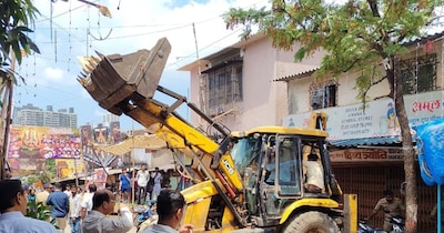 मुंबई के मलाड में दो गुटों के बीच झड़प. 