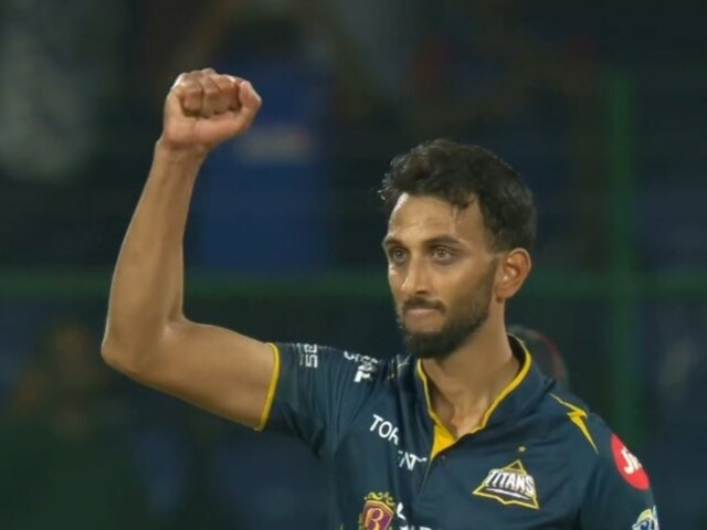 Which ball did Krishna bowl, seeing which the giants bit their teeth?