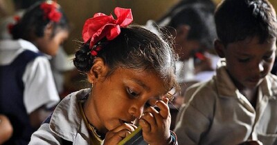 स्‍कूलों में ब‍िना आधार के दाख‍िला हो सकता है या नहीं, क्‍या कहता है सुप्रीम कोर्ट और राइट टू एजुकेशन एक्‍ट, जानें. 