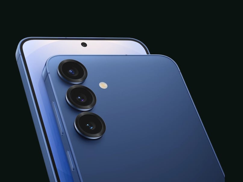 If you want to buy a long-lasting premium Samsung smartphone, then both Galaxy S25 FE and Galaxy S25 Plus can prove to be good options. Especially with this discount, this deal becomes quite attractive.