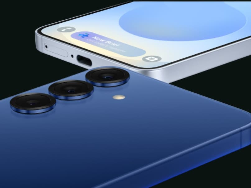 If you are thinking of buying a new Samsung flagship smartphone and your budget is between Rs 50,000 to Rs 70,000, then this can be a great opportunity for you. Amazon is offering huge discounts on both Samsung Galaxy S25 FE and Samsung Galaxy S25 Plus smartphones. A discount of more than Rs 10,000 is being given on both these devices.