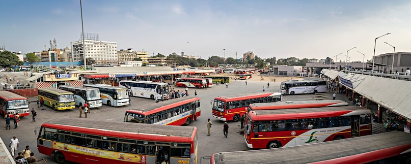 प्लान के अनुसार लगभग यहां 2,29,000 वर्ग मीटर में हाउसिंग सुविधाएं होंगी, 65,000 वर्ग मीटर में कमर्शियल डेवलपमेंट होगा, 27,000 वर्ग मीटर में DTC बस डिपो बनेगा, 50,000 वर्ग मीटर में पब्लिक सुविधाएं बनाई जाएंगी. बाकी जगह पर यात्री सुविधाएं, टिकटिंग और बस ऑपरेशन होगा.