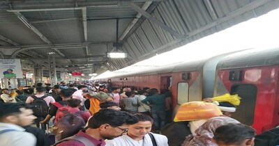 स्‍टेशनों की क्षमता दोगुनी करने का शुरू हो चुका है काम. सांकेतिक फोटो