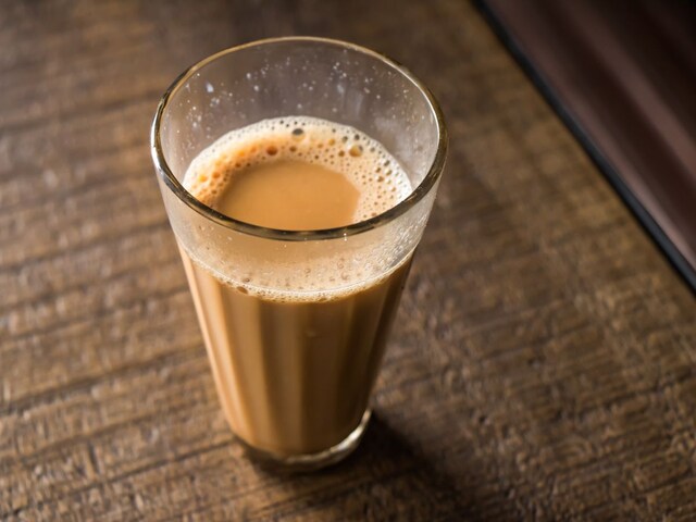 गर्मी में सुबह-सुबह चाय पीनी चाहिए या नहीं? अगर ऐसा करेंगे तो क्या होगा