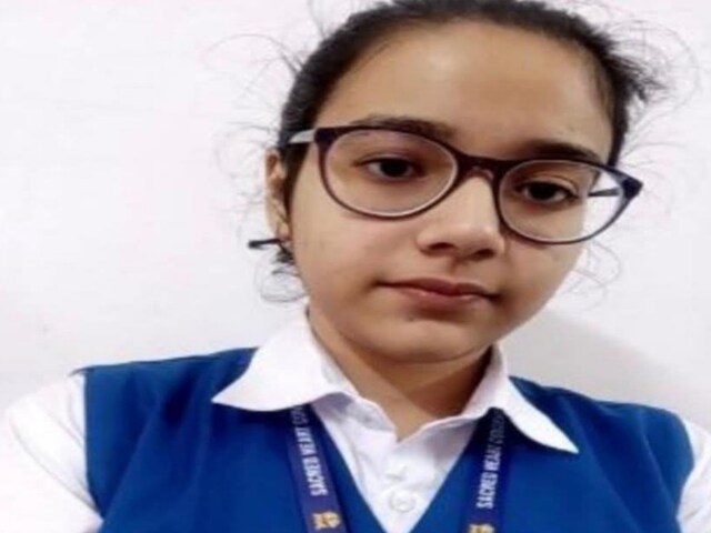 100% नंबर लाकर रच दिया इतिहास, जमशेदपुर की शांभवी तिवारी बनीं देश की टॉपर 